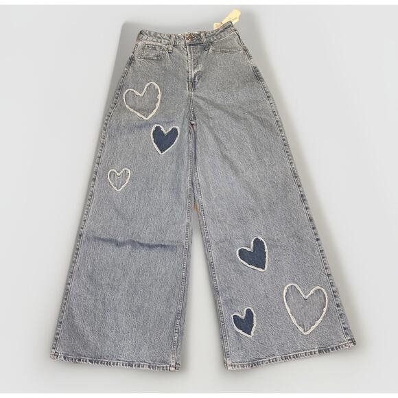 Social Tourist Wide Leg Jeans Womens W28 7R Light Wash Heart Patch High Rise NWT - Picture 1 of 9